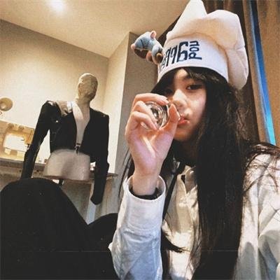 金牌客服董董恩